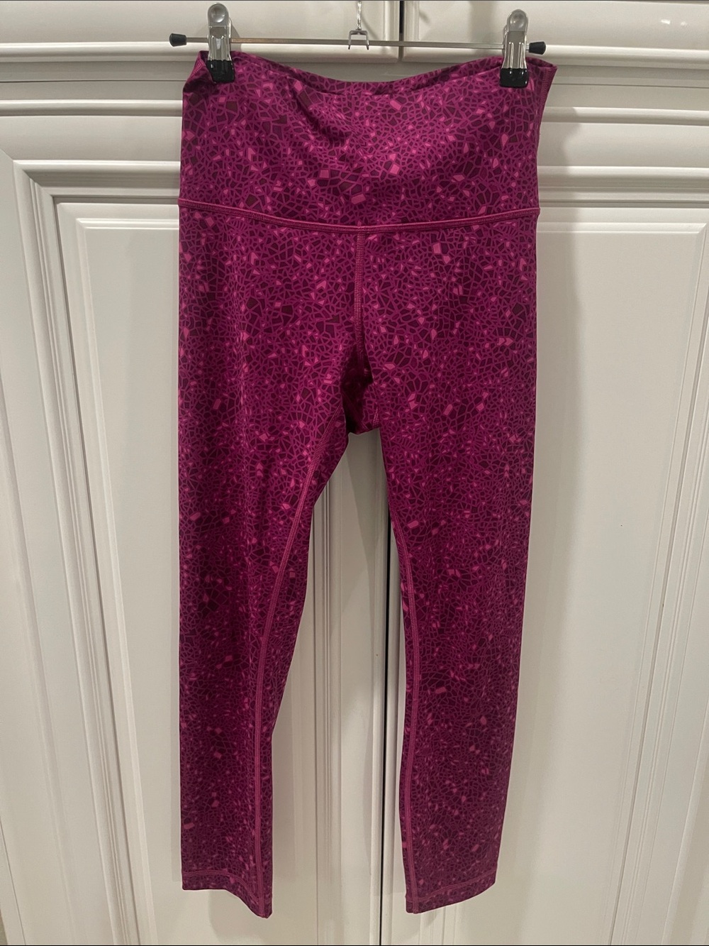 Lululemon High Times 7/8 Leggings Luxtreme
Paradise Geo Regal Plum size 6 - Picture 2 of 11